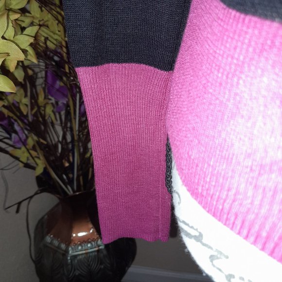 I Heart <3 Ronson Colorblock Mesh Knit Light Sweater - Picture 10 of 11